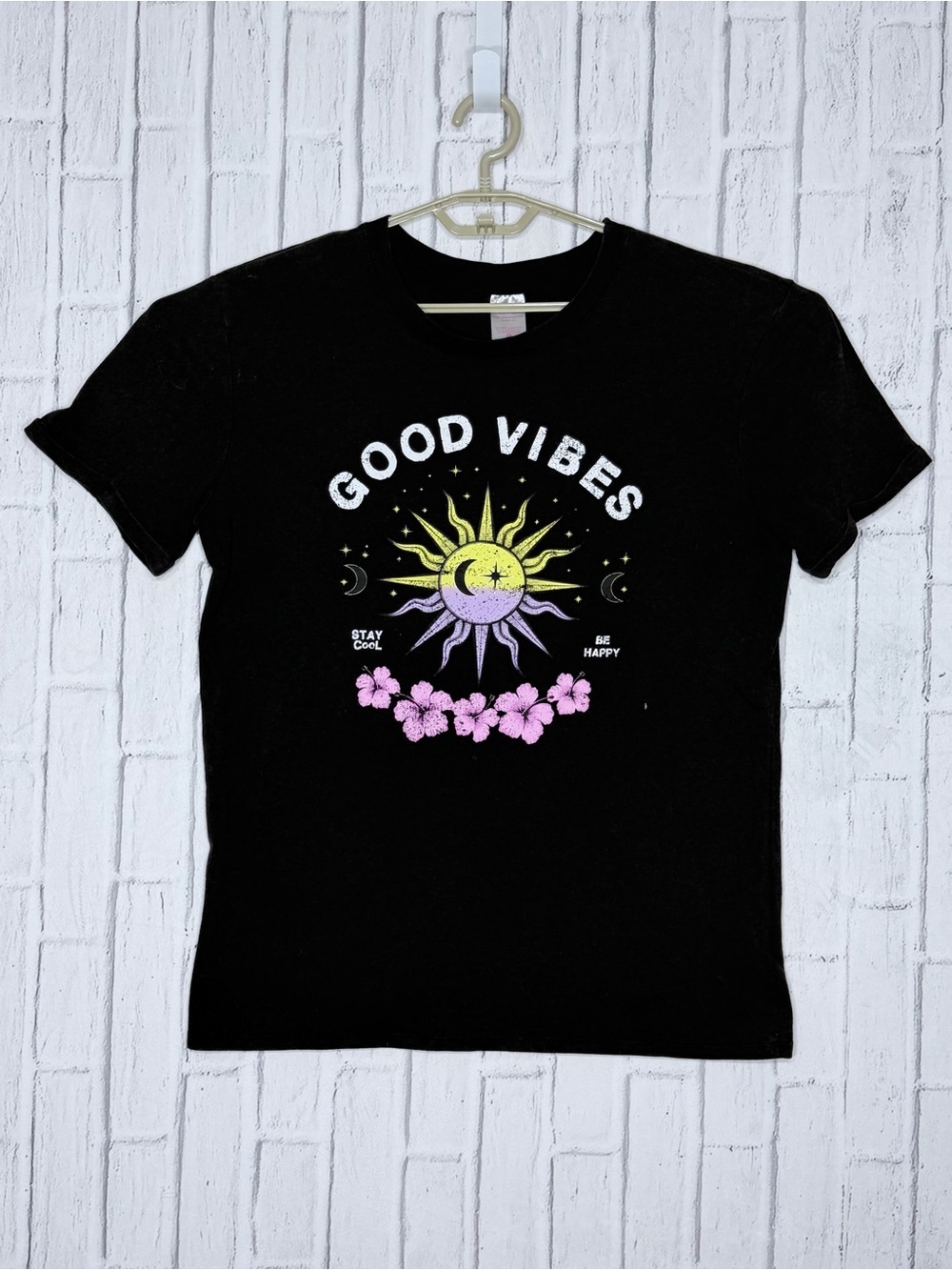 🌞 No Boundaries Good Vibes Celestial Graphic T-Shirt Black Large